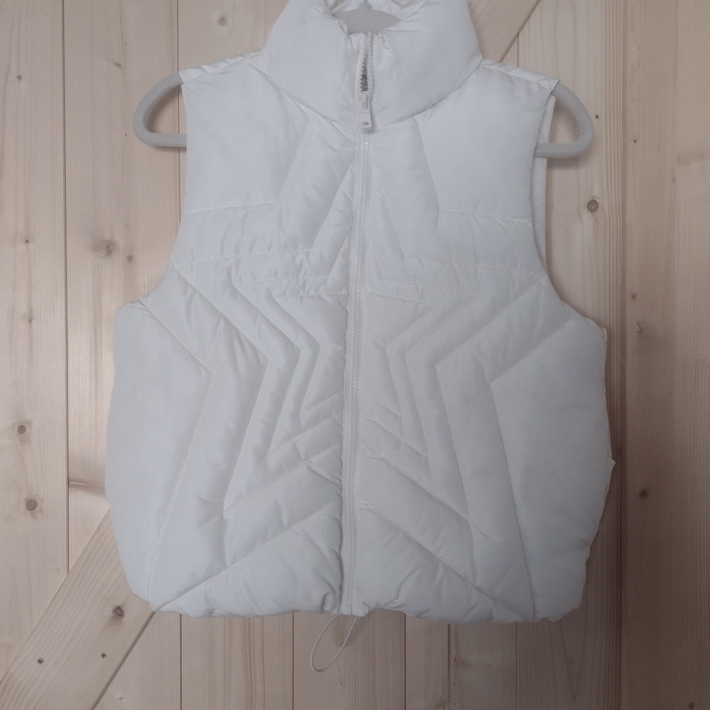 No Boundaries White Quilted Star Puffer Vest